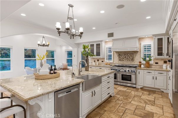 Chandelier, Interior, Kitchen, Recessed Lighting, Stainless Steel Appliances