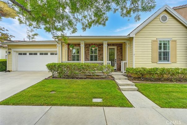 Attached, Exterior, Facade, Ranch