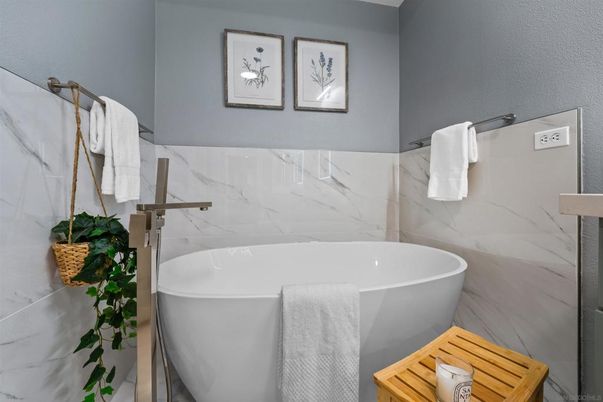 Bathroom, Free Standing Baths, Interior, Marble, Marble Walls