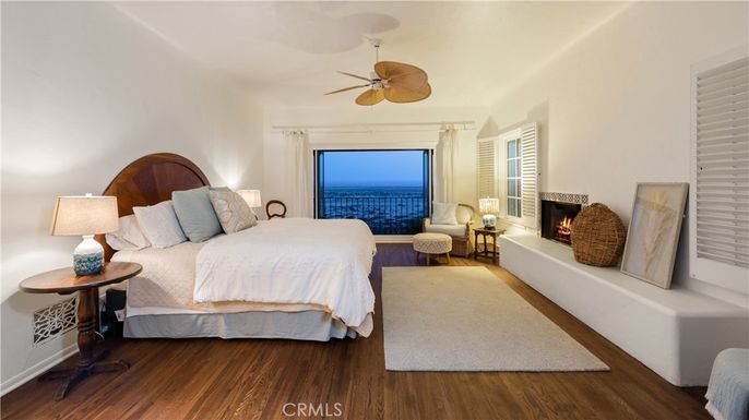 Bedroom, Fireplace, Interior, Water, Wood Texture Flooring