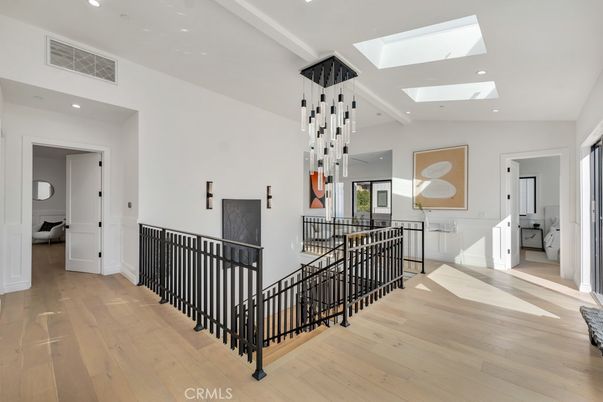 Interior, Pendant Lights, Recessed Lighting, Wood Texture Flooring