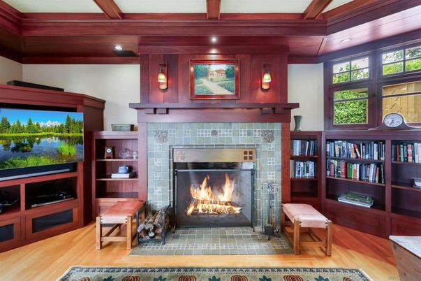 Exterior, Fireplace