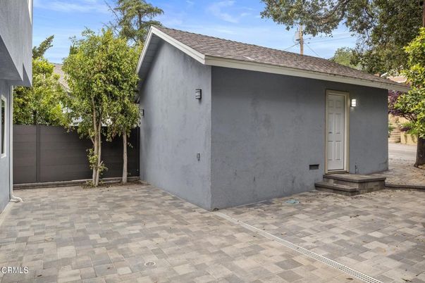Detached Garage, Exterior