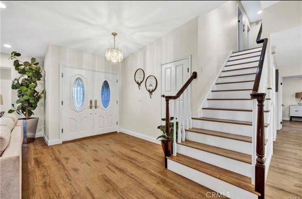 Chandelier, Interior, Recessed Lighting, Wood Texture Flooring