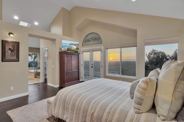 Bedroom, Interior, Recessed Lighting, Water, Wood Texture Flooring
