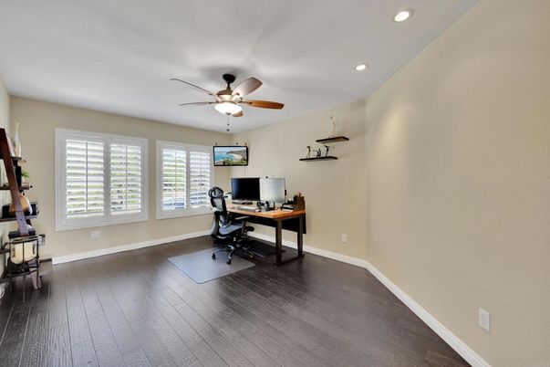 Home Office, Interior, Recessed Lighting, Wood Texture Flooring