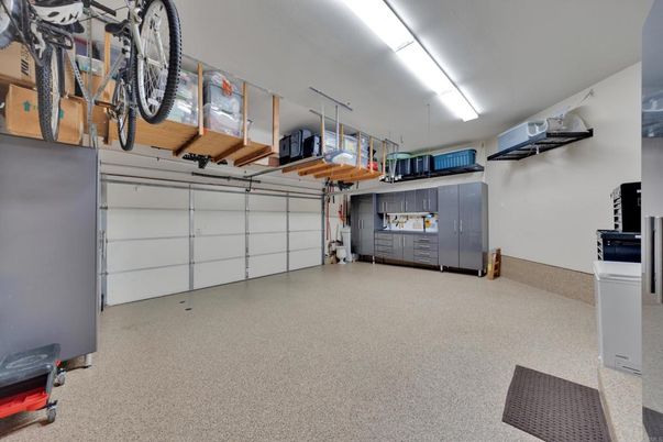Garage, Interior