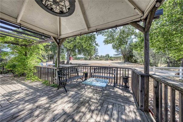 Exterior, Wood Texture Flooring