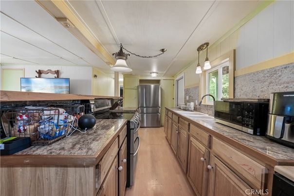 Interior, Kitchen, Pendant Lights, Wood Texture Flooring