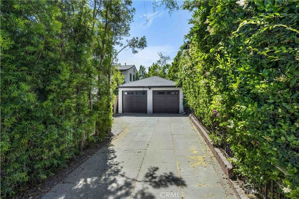 Detached Garage, Exterior