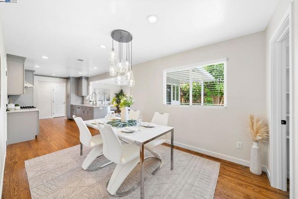 Dining room, Interior, Kitchen, Pendant Lights, Recessed Lighting, Wood Texture Flooring