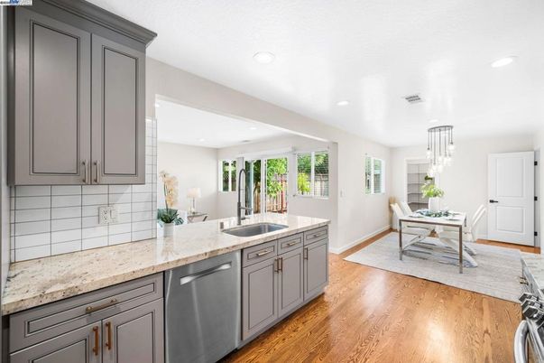 Dining room, Interior, Kitchen, Pendant Lights, Recessed Lighting, Wood Texture Flooring