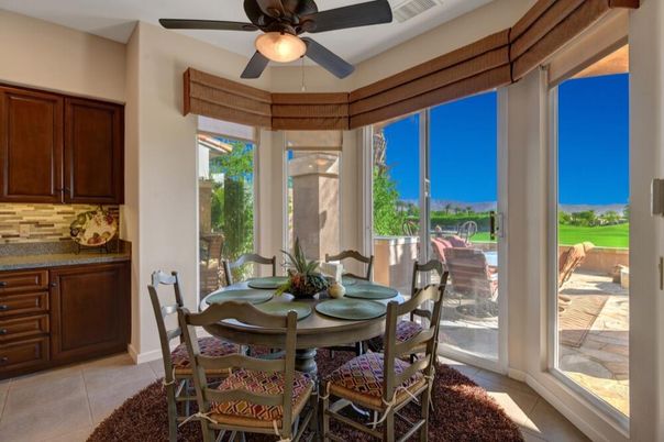 Dining room, Interior