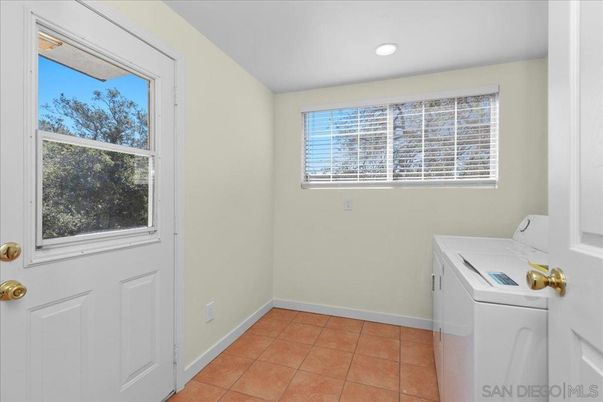 Interior, Recessed Lighting, Washer