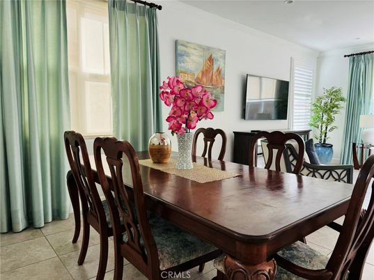 Dining room, Interior