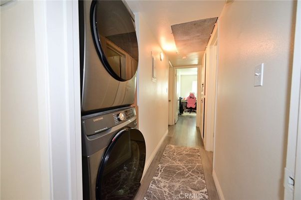 Interior, Utility Closets, Washer, Wood Texture Flooring