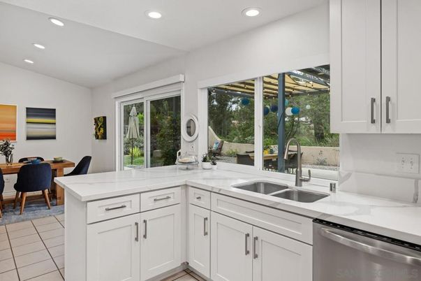 Dining room, Interior, Kitchen, Recessed Lighting, Stainless Steel Appliances