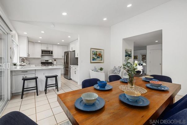 Dining room, Interior, Kitchen, Recessed Lighting, Stainless Steel Appliances