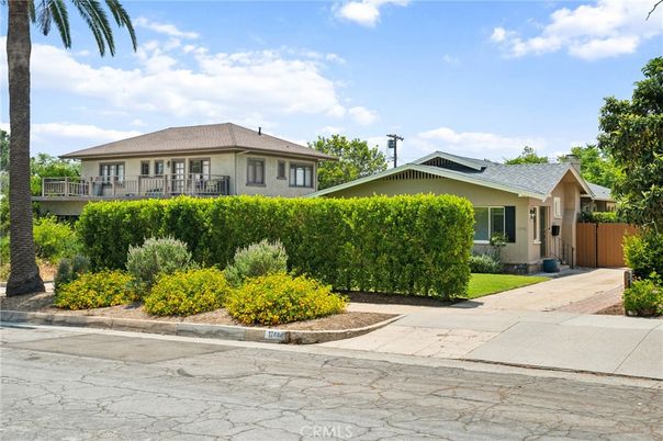 Exterior, Facade, Ranch