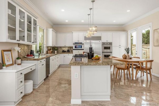 Chandelier, Dining room, Interior, Kitchen, Pendant Lights, Recessed Lighting, Stainless Steel Appliances