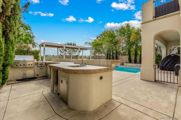 Exterior, Hot Tub, Pool