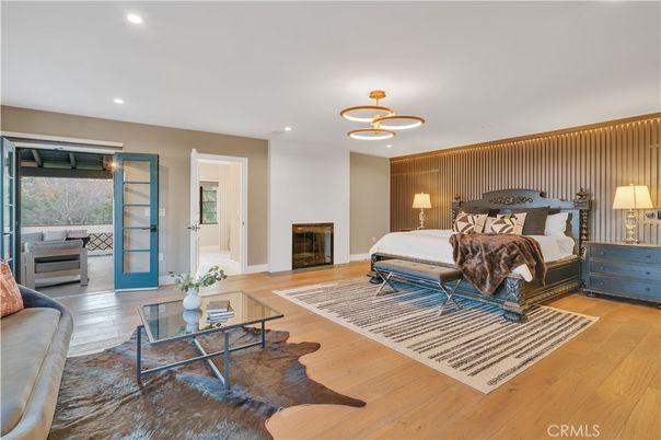 Bedroom, Interior, Pendant Lights, Recessed Lighting, Wood Texture Flooring