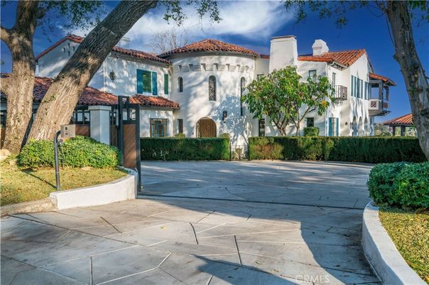 Exterior, Facade, Spanish Mediterranean