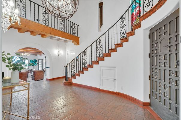 Chandelier, Interior, Wooden Beams