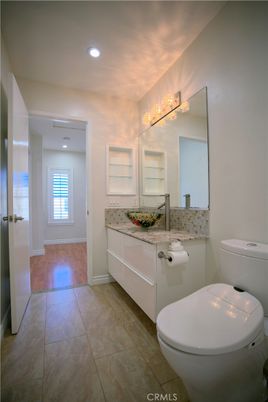 Bathroom, Interior, Recessed Lighting