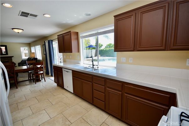 Dining room, Interior, Kitchen, Recessed Lighting, Tile Countertops