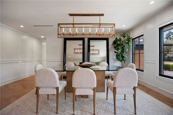 Chandelier, Dining room, Interior, Recessed Lighting, Wood Texture Flooring