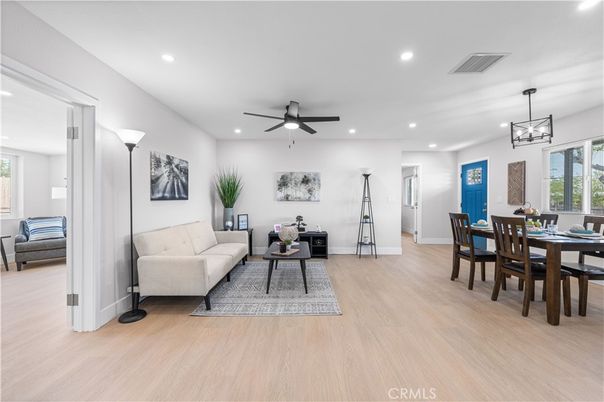 Dining room, Interior, Living room, Pendant Lights, Recessed Lighting, Wood Texture Flooring