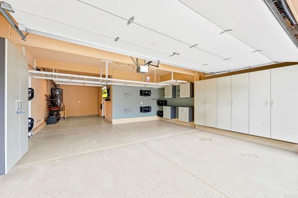 Garage, Interior