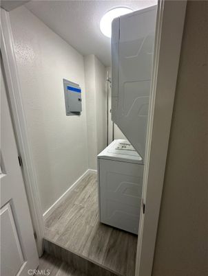 Interior, Utility Closets, Washer, Wood Texture Flooring