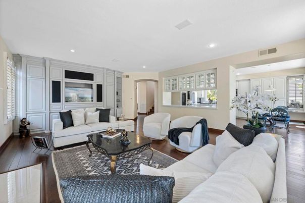 Interior, Living room, Pendant Lights, Recessed Lighting, Wood Texture Flooring