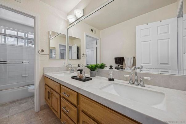 Bathroom, Dual Sink Vanities, Interior