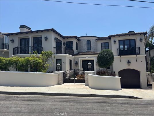 Attached, Exterior, Facade, Spanish Mediterranean