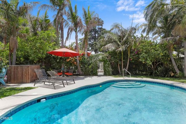 Exterior, Pool