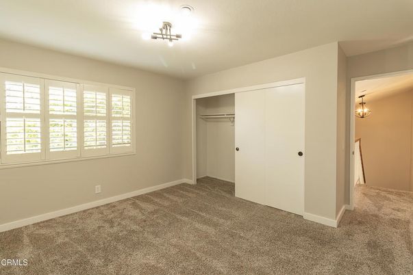 Chandelier, Empty room, Interior
