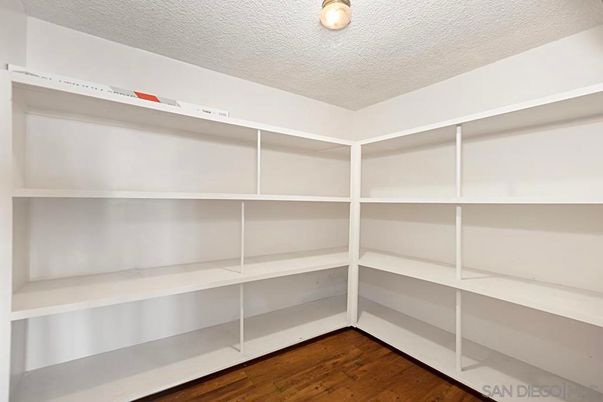 Interior, Walk-in Closets, Wood Texture Flooring