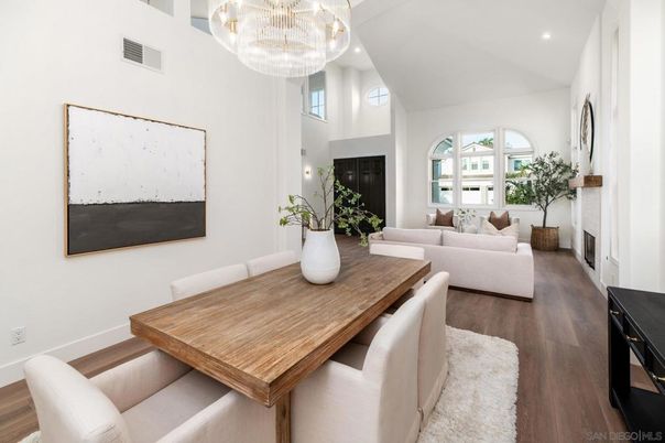 Chandelier, Dining room, Interior, Living room, Recessed Lighting, Wood Texture Flooring