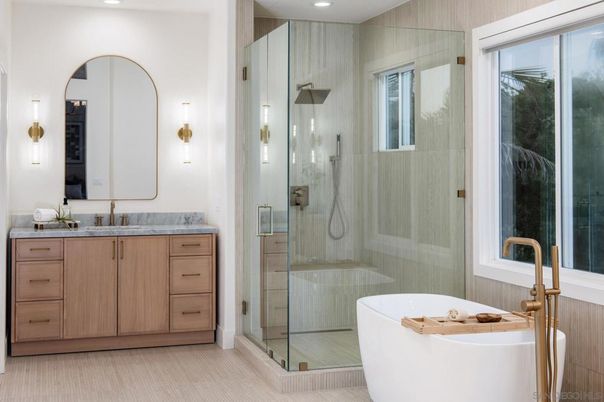 Bathroom, Free Standing Baths, Glass Shower, Interior, Recessed Lighting