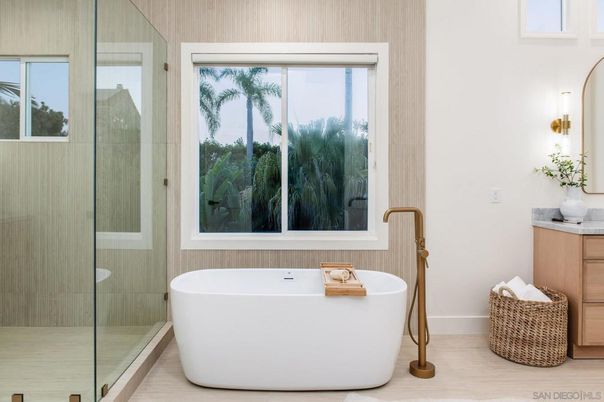 Bathroom, Free Standing Baths, Glass Shower, Interior