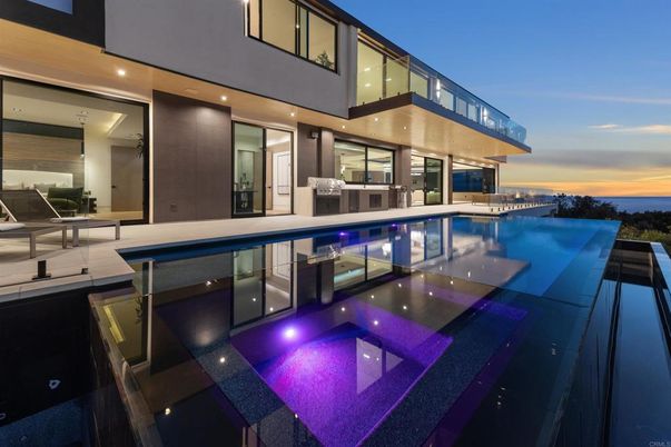 Exterior, Pool, Water
