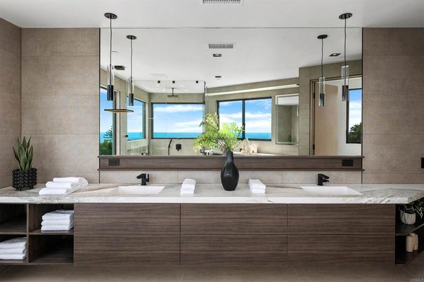 Bathroom, Interior, Pendant Lights, Water