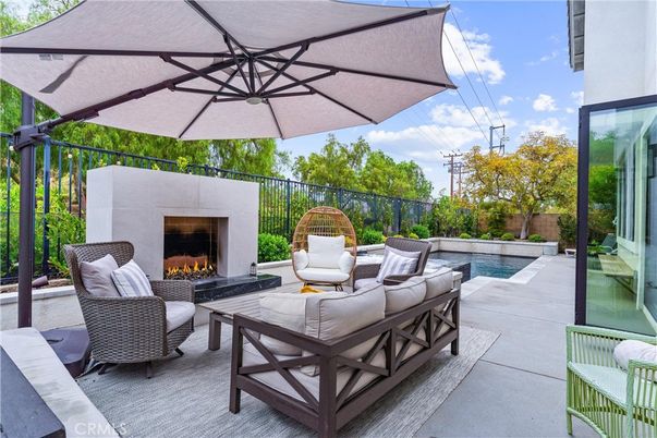 Exterior, Fireplace, Pool