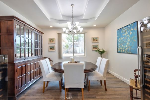 Chandelier, Dining room, Interior, Recessed Lighting, Wood Texture Flooring