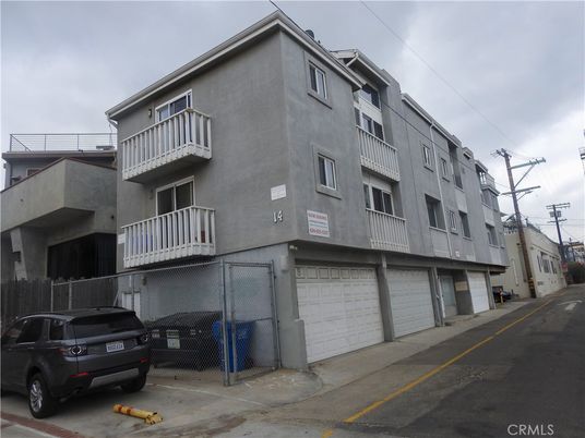 Attached, Exterior, Facade, Rowhouse