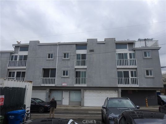 Exterior, Facade, Condo Building