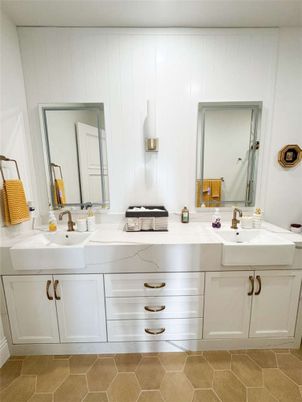 Bathroom, Dual Sink Vanities, Interior